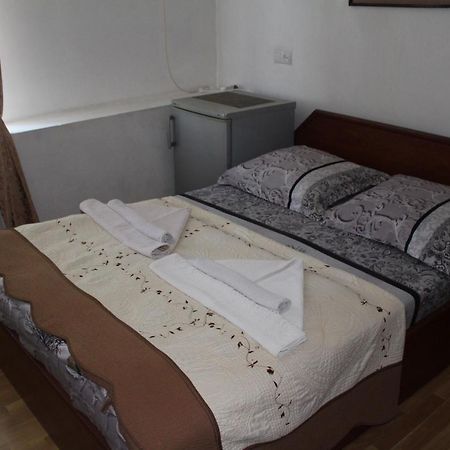 21 На Удачу Hotel Rustavi  Bagian luar foto