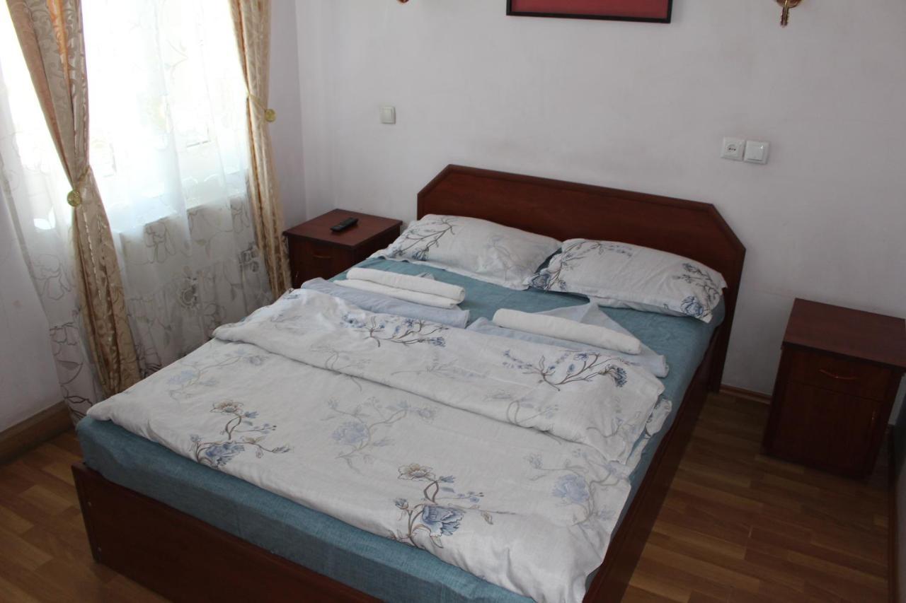 21 На Удачу Hotel Rustavi  Bagian luar foto