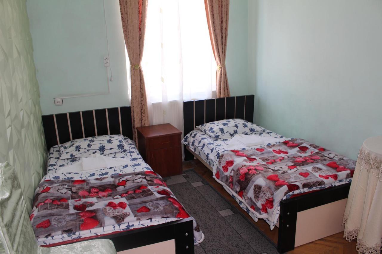 21 На Удачу Hotel Rustavi  Bagian luar foto