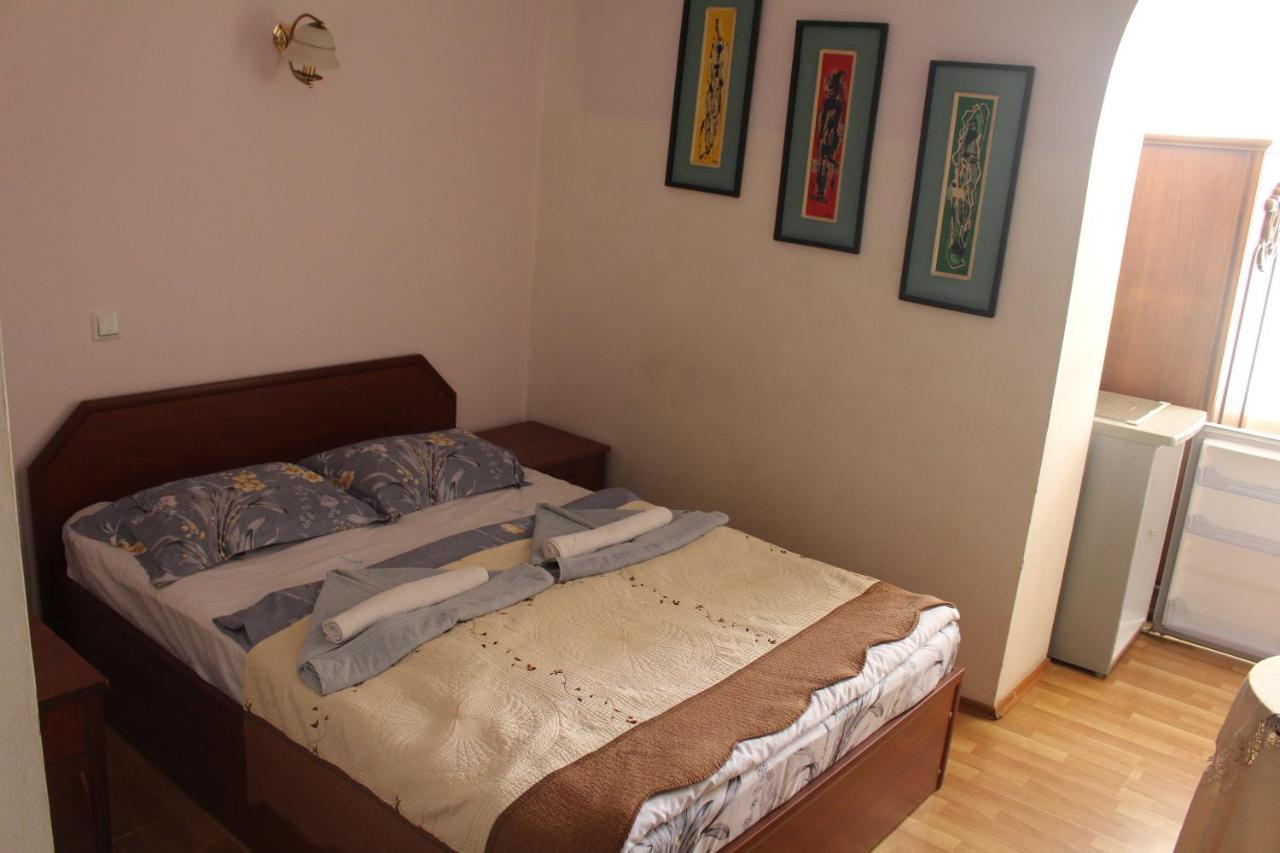 21 На Удачу Hotel Rustavi  Bagian luar foto